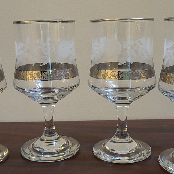 Retro mini wine glass set - Picture 3 of 11